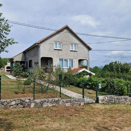 Apartman Lana Kijevo Εξωτερικό φωτογραφία