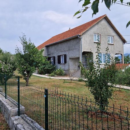 Apartman Lana Kijevo Εξωτερικό φωτογραφία