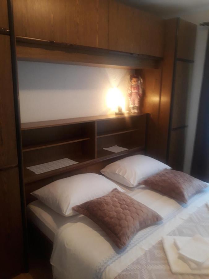 Apartman Lana Kijevo Εξωτερικό φωτογραφία