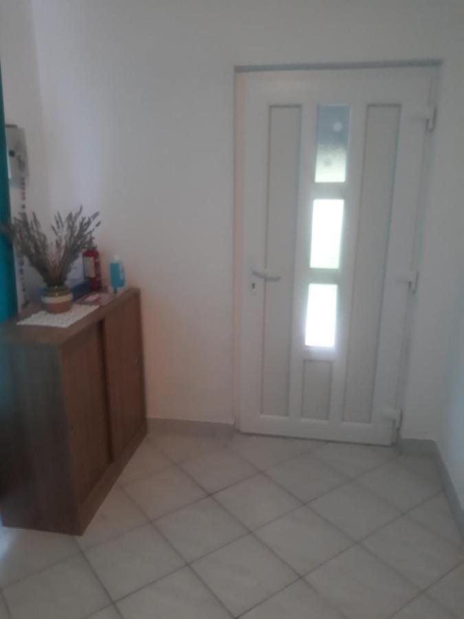 Apartman Lana Kijevo Εξωτερικό φωτογραφία